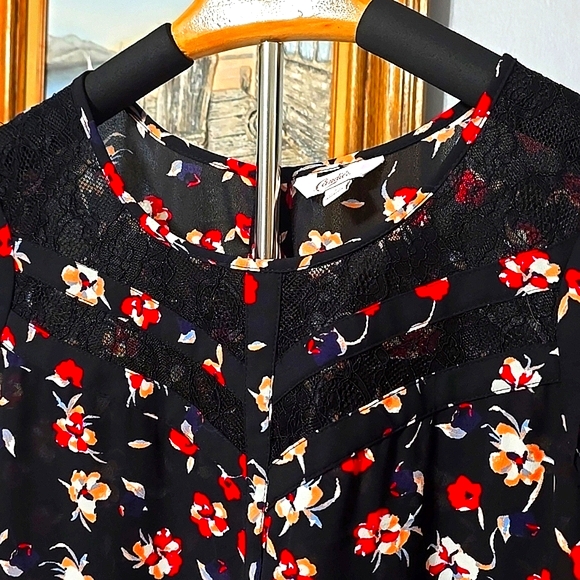 Candie's Red and White Sleeveless Blouse with Bib Collar - Picture 3 of 7